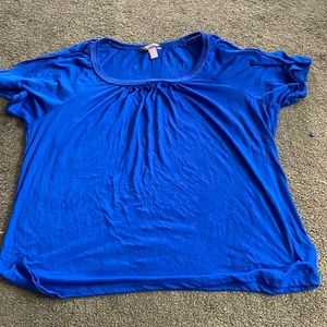 Women’s blue t-shirt